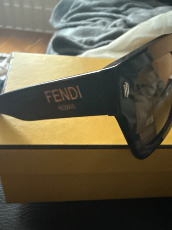 Fendi sunglasses main image 6